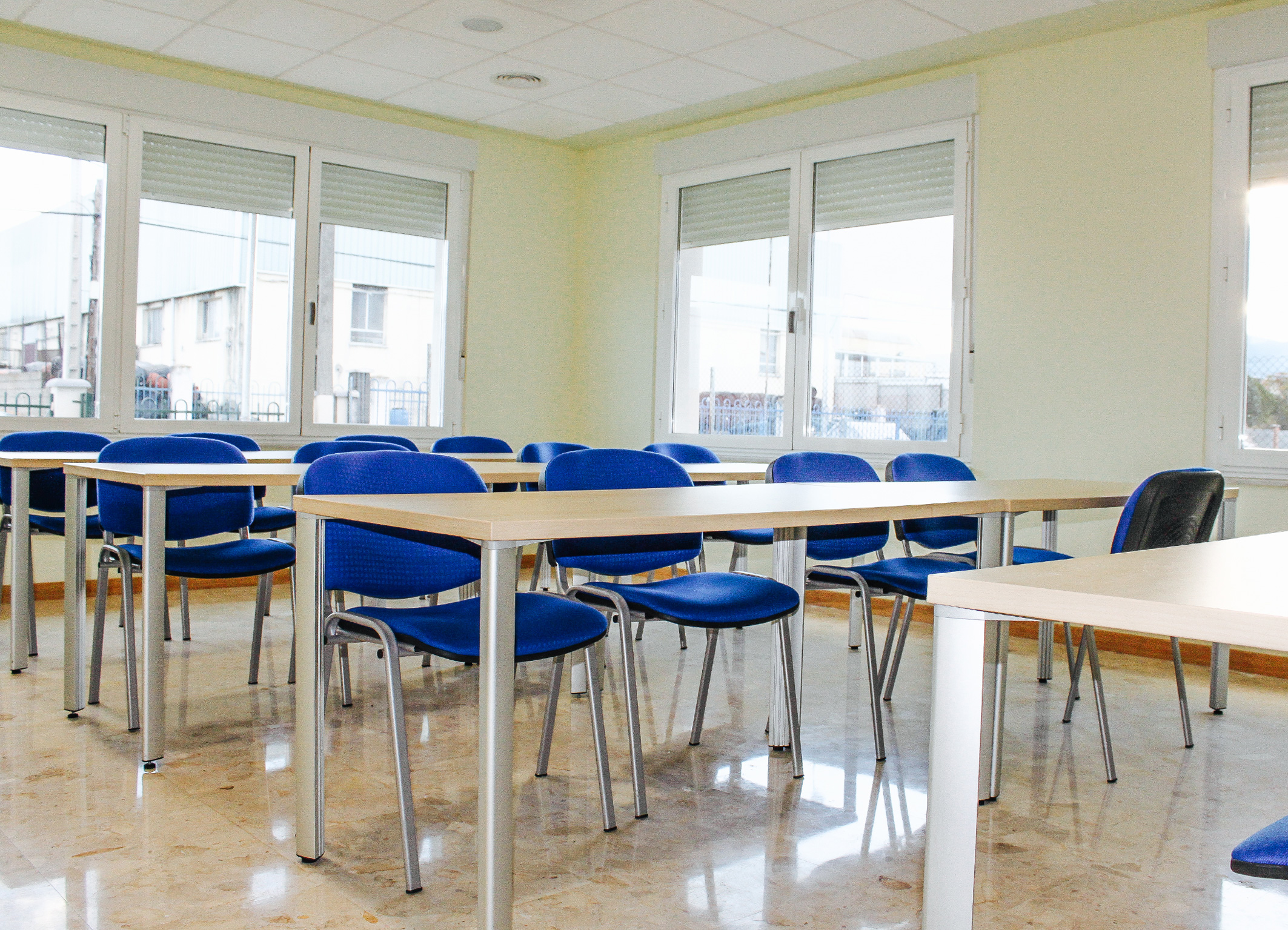 Aula preparada para impertir formación